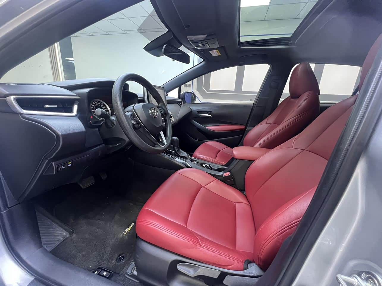 Toyota Levin 1.2 л 2023 г. Серебристо-серый, пробег 44000 км