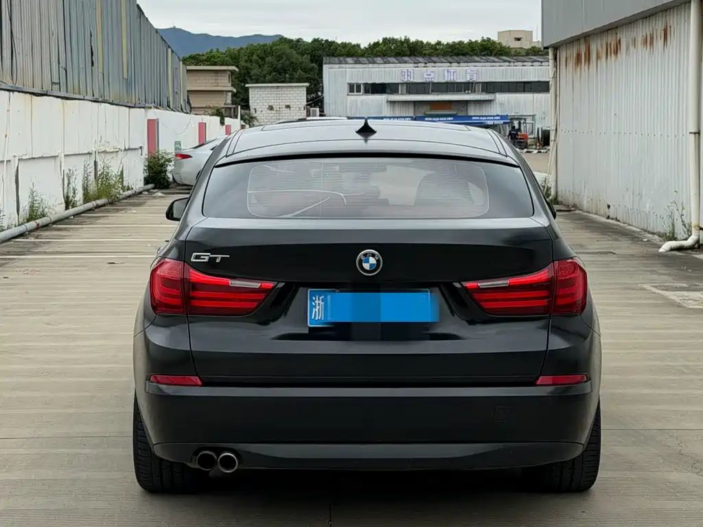 BMW 5 Series GT — миниатюра 5