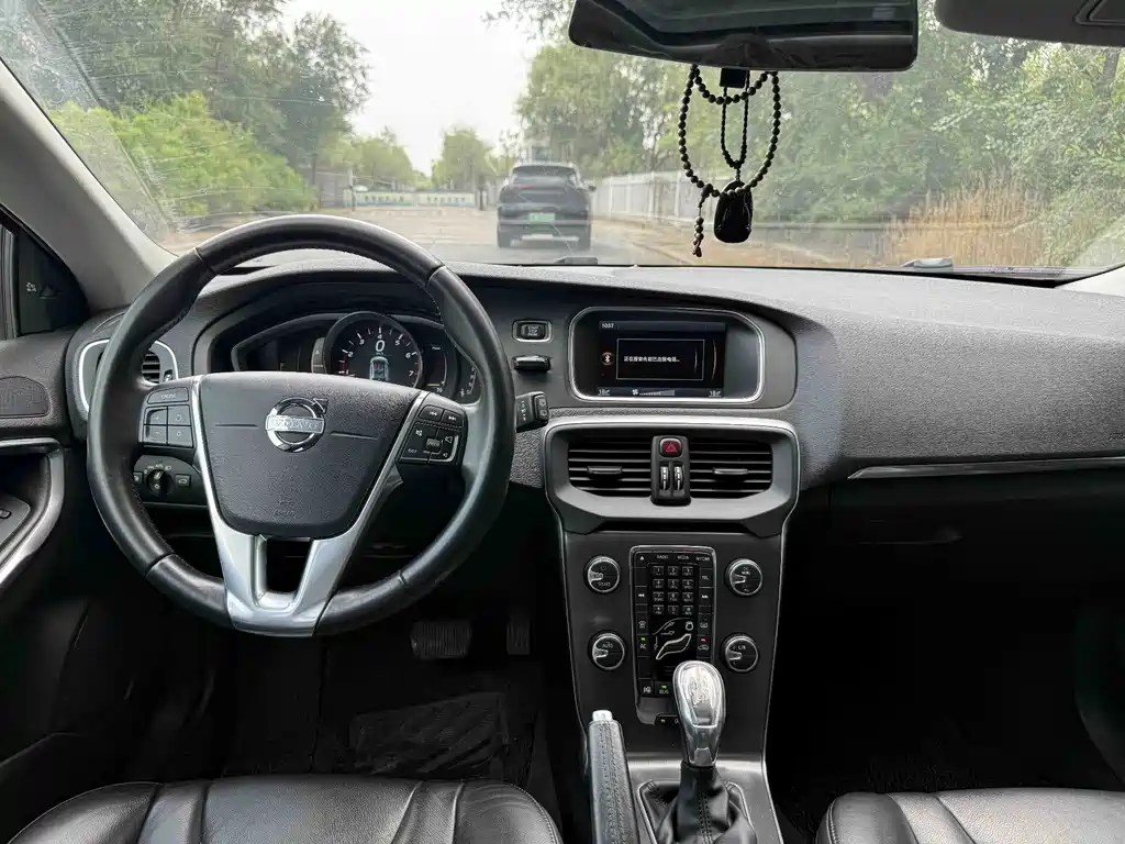 Volvo V40 — миниатюра 5