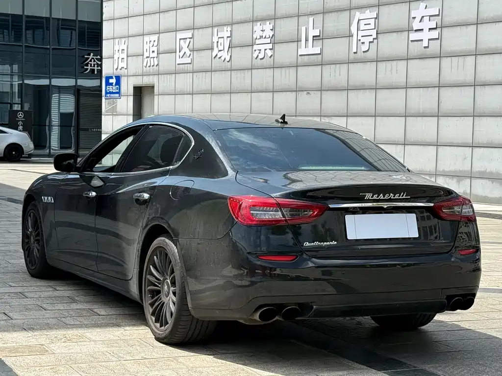 Maserati Quattroporte — миниатюра 10
