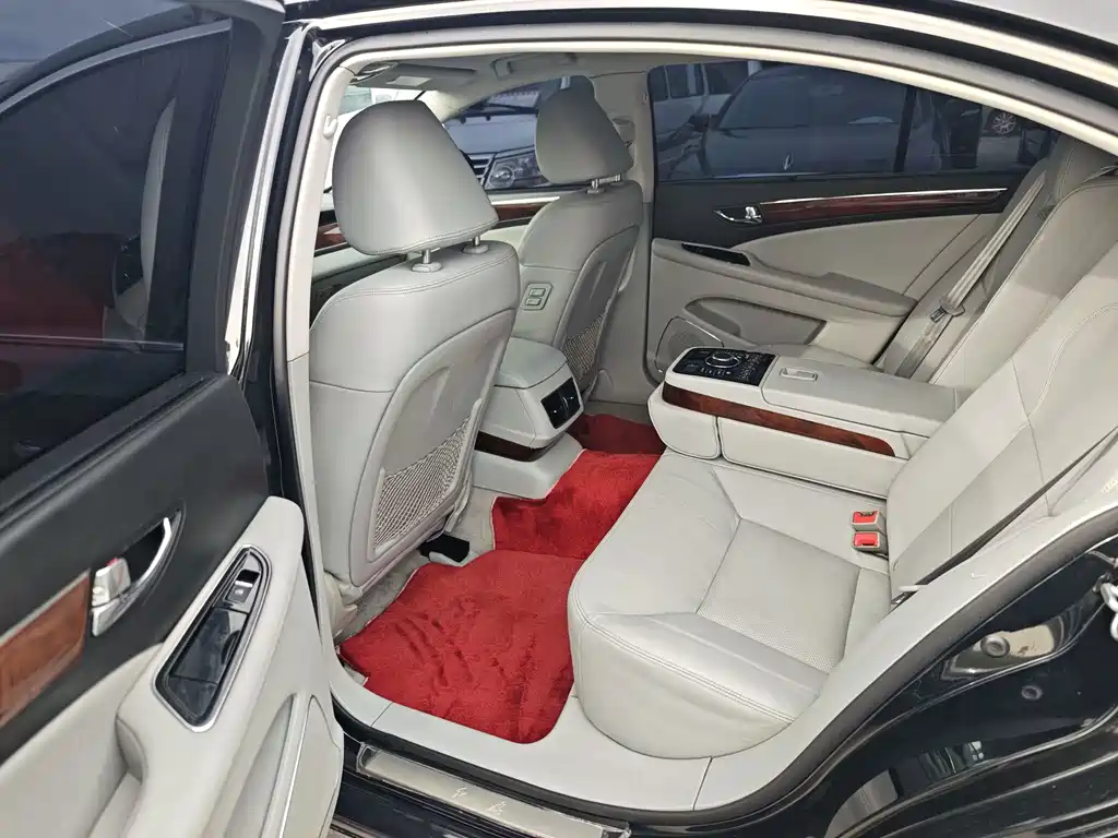 Hongqi Hongqi H7 — миниатюра 8