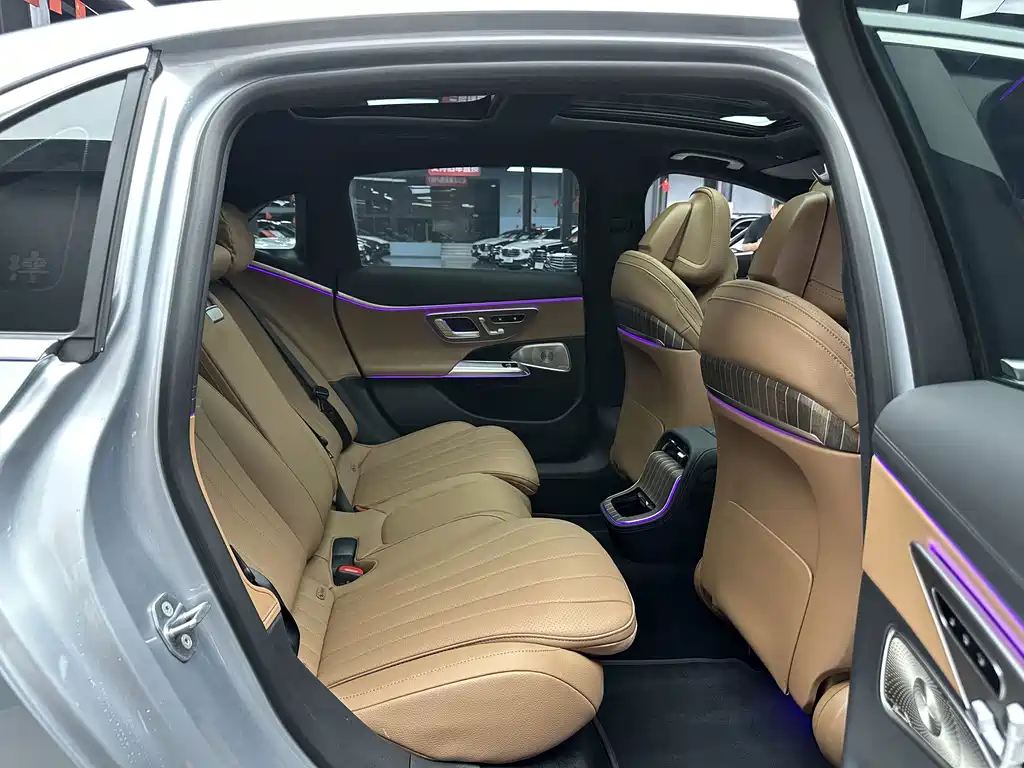 Mercedes-Benz E-Class — миниатюра 6