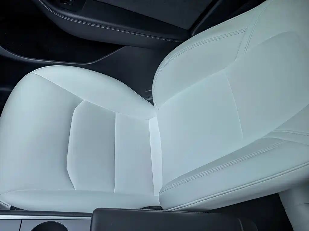 Tesla Model Y — миниатюра 19