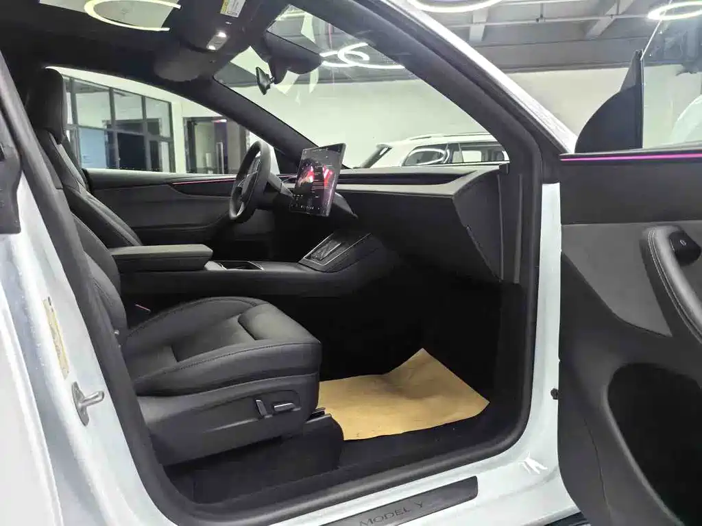 Tesla Model Y — фотографии объявления, Фото 11