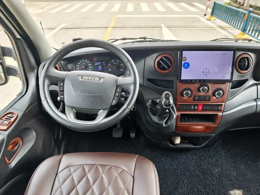 IVECO Ousheng — миниатюра 20