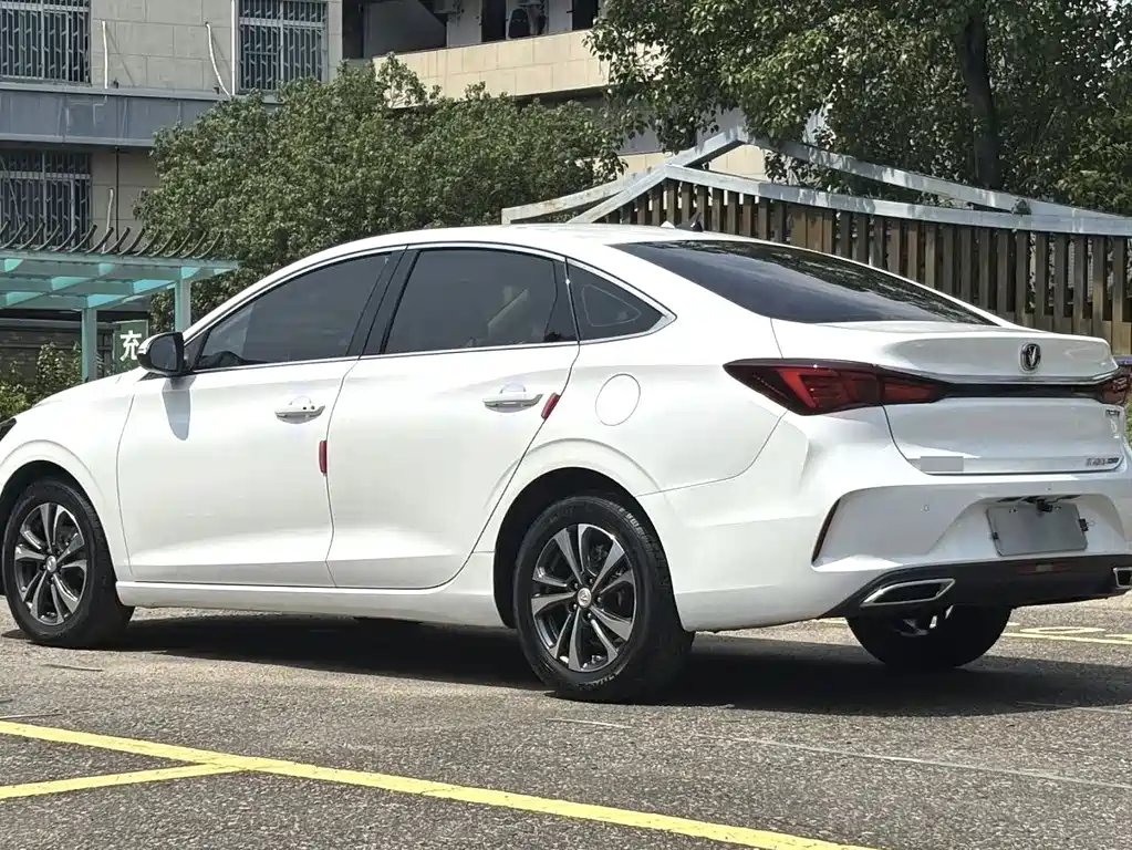 Changan Eado — миниатюра 8