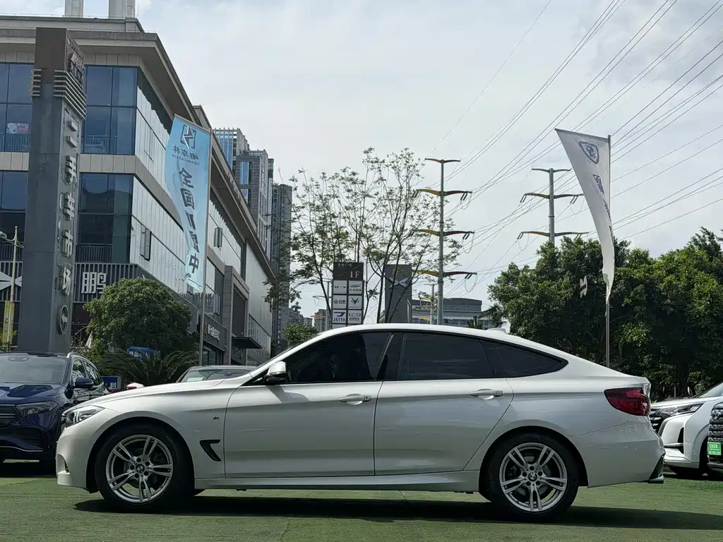 BMW 3 Series GT 3 GT 2020 320i M Sport