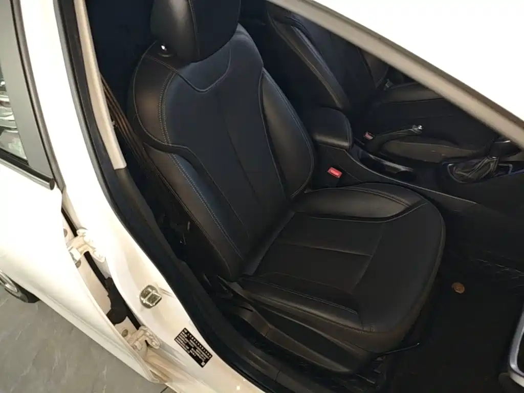 Buick Excelle — миниатюра 25