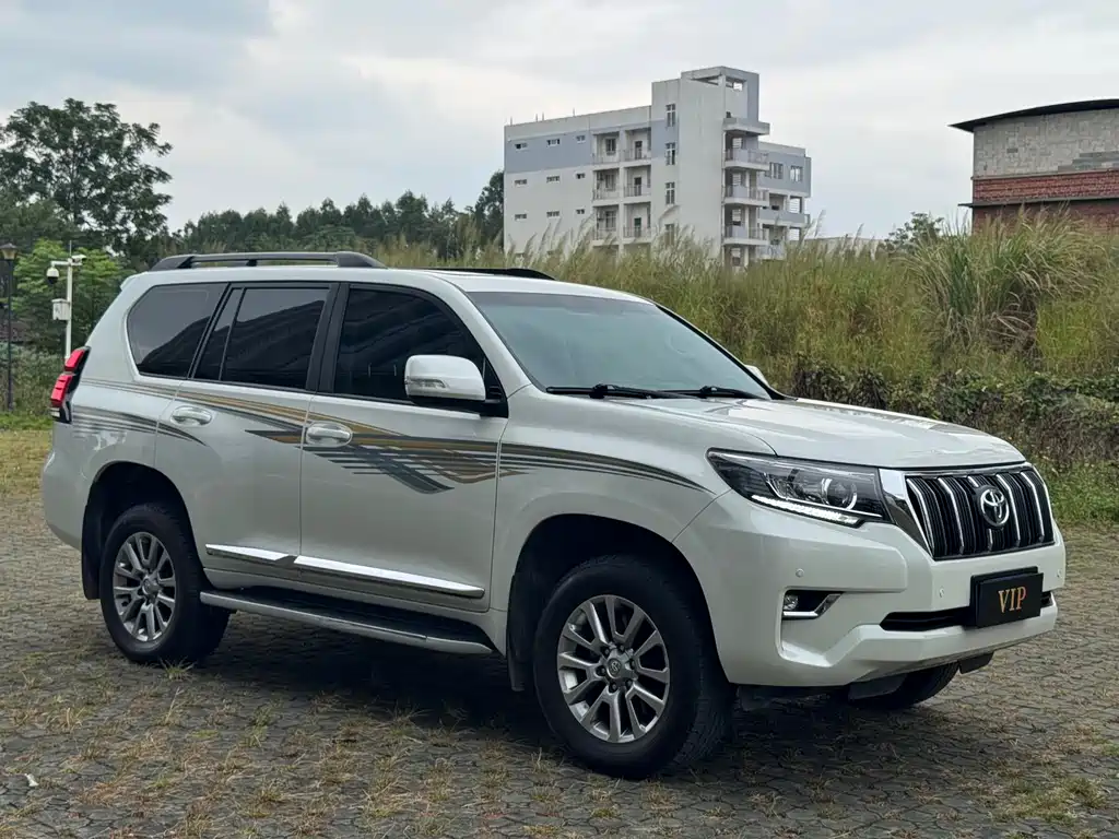 TOYOTA PRADO
