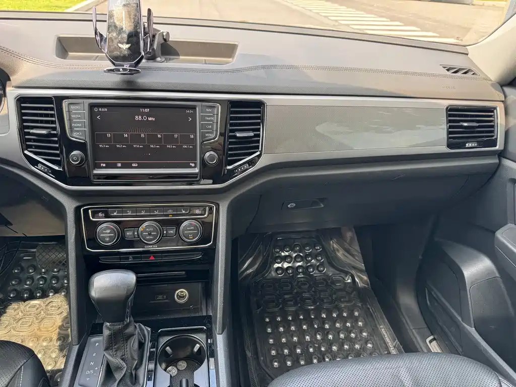 Volkswagen Teramont — миниатюра 11