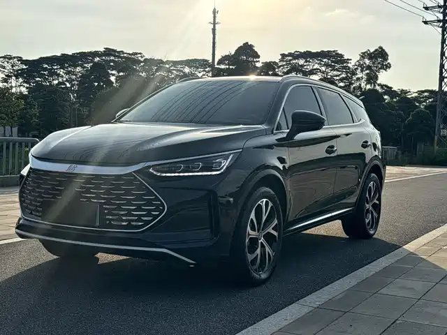 2025 BYD Tang
