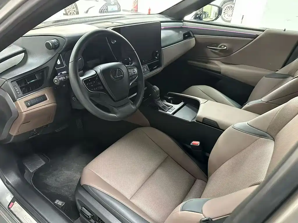 Lexus ES 2025 300h Premium