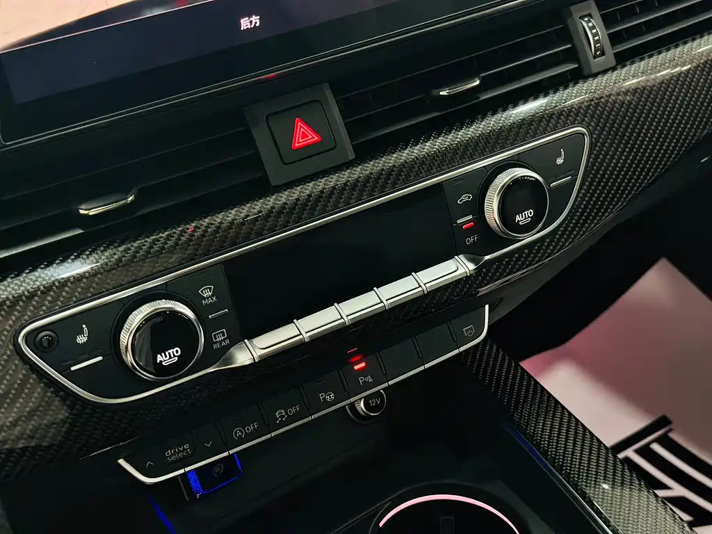 Audi A4L — миниатюра 15
