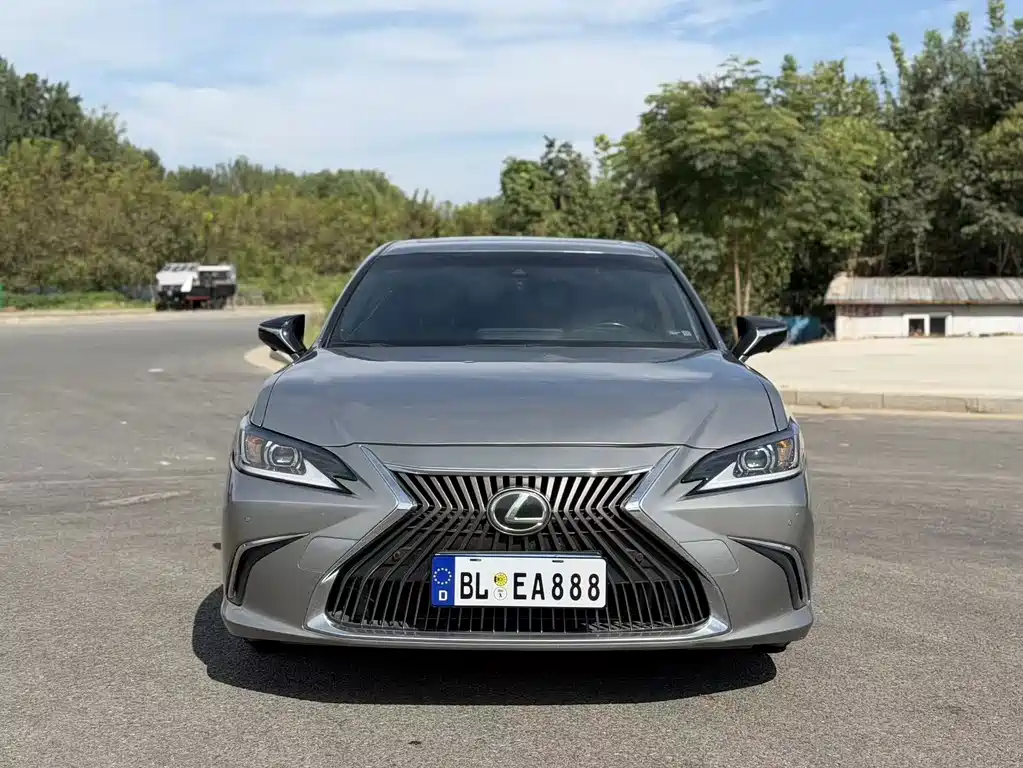 Lexus ES — миниатюра 2