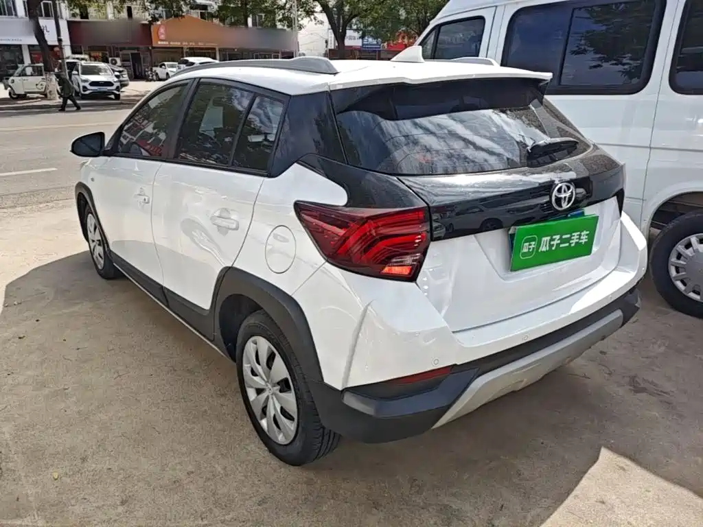 Toyota Yaris L — миниатюра 5