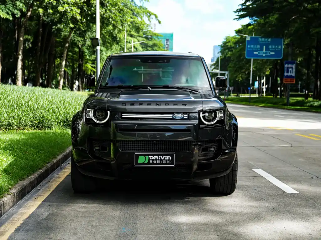 Land Rover Land Rover Defender 2025 110 3.0T P400 X-Dynamic HSE