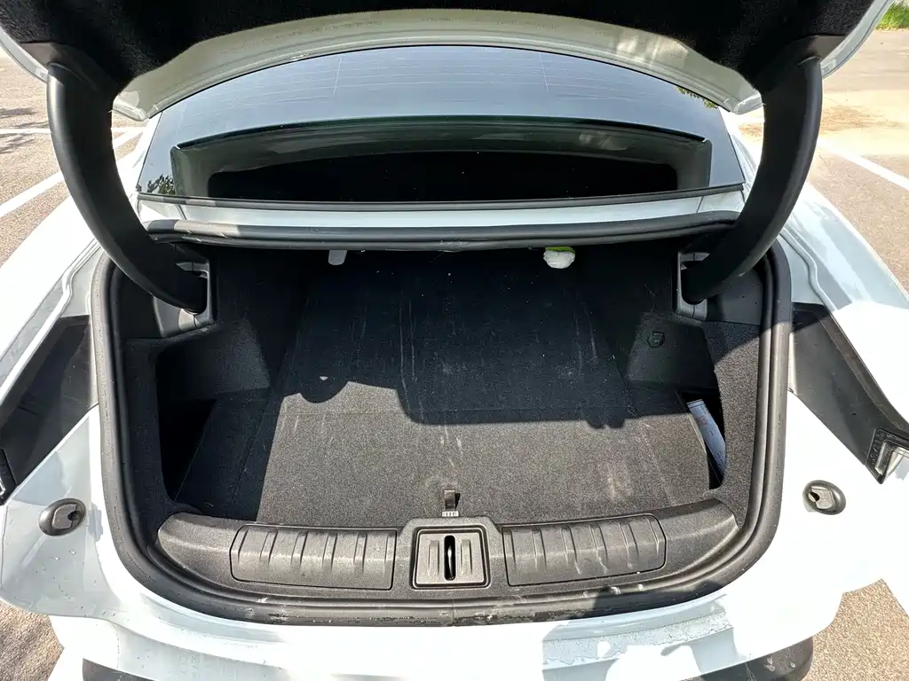 Porsche Taycan — миниатюра 18