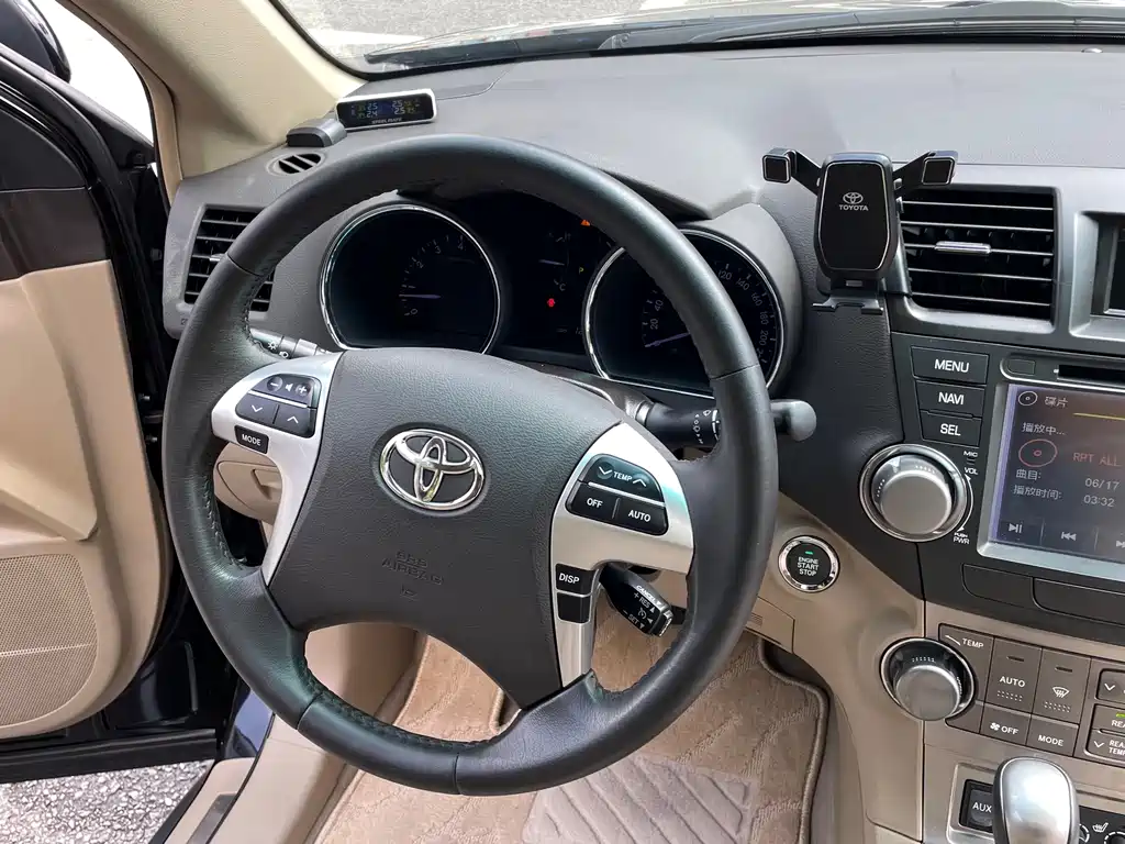 Toyota Highlander — миниатюра 17