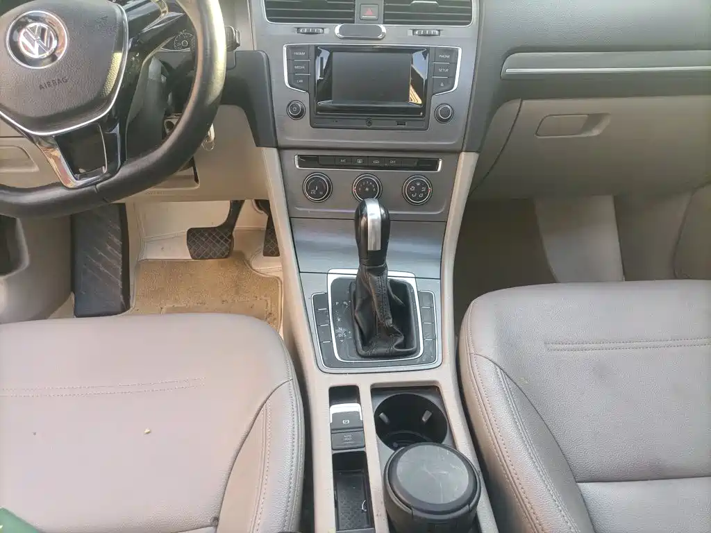 Volkswagen Golf — миниатюра 14
