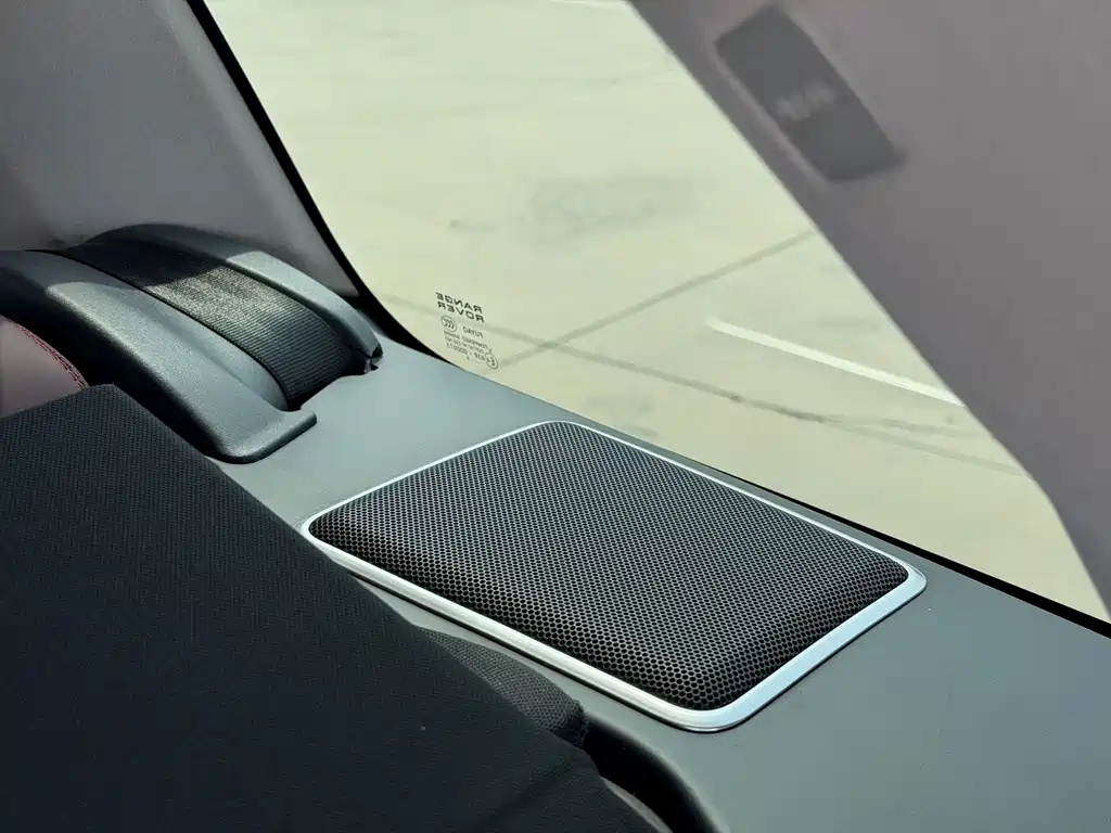 Land Rover Range Rover — миниатюра 17