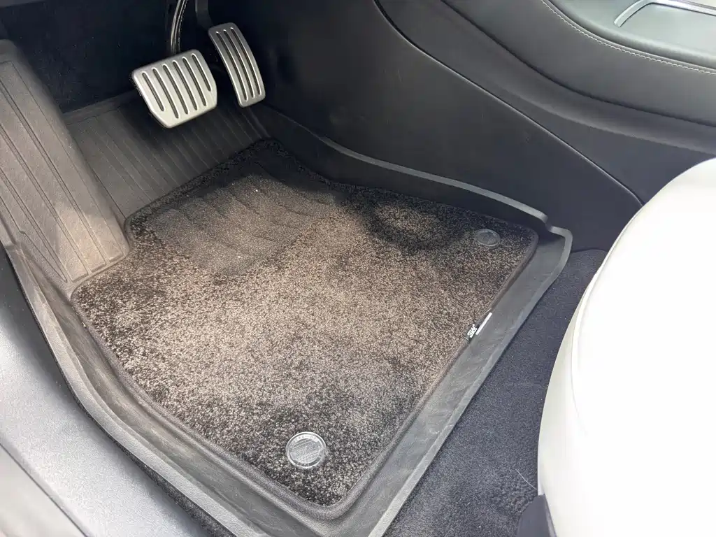 Tesla Model 3 — миниатюра 26