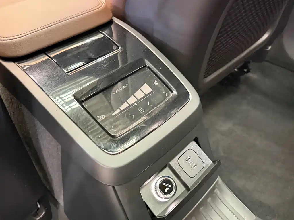 Volvo S90 PHEV — миниатюра 13