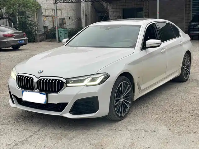 BMW  5 SERIES 2022