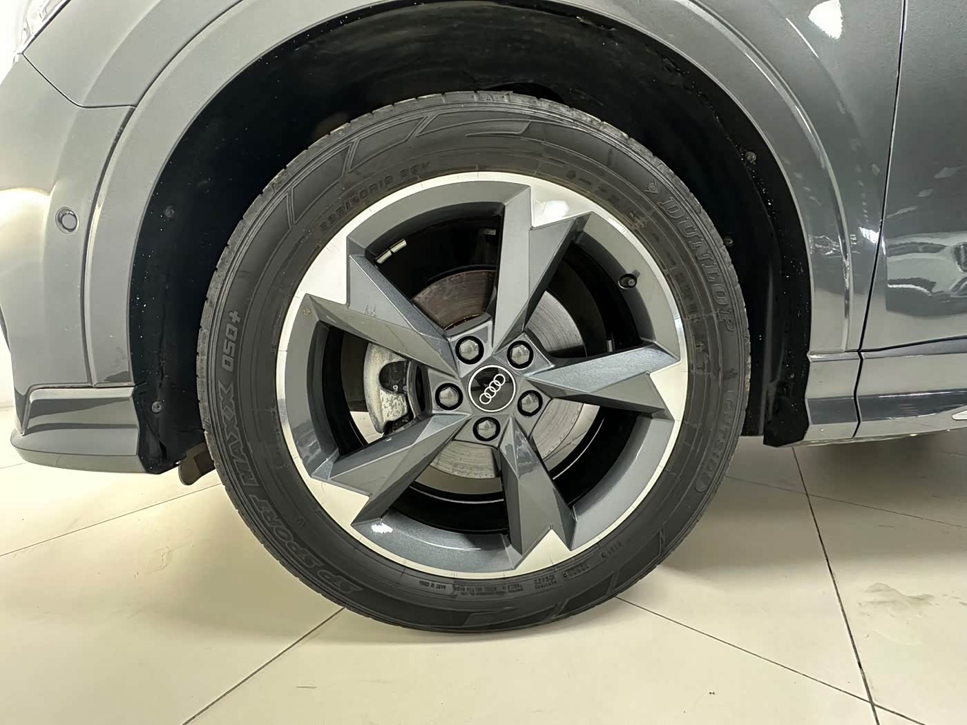 Audi Q3 1.4 л 2022 г. Серебристо-серый, пробег 34000 км