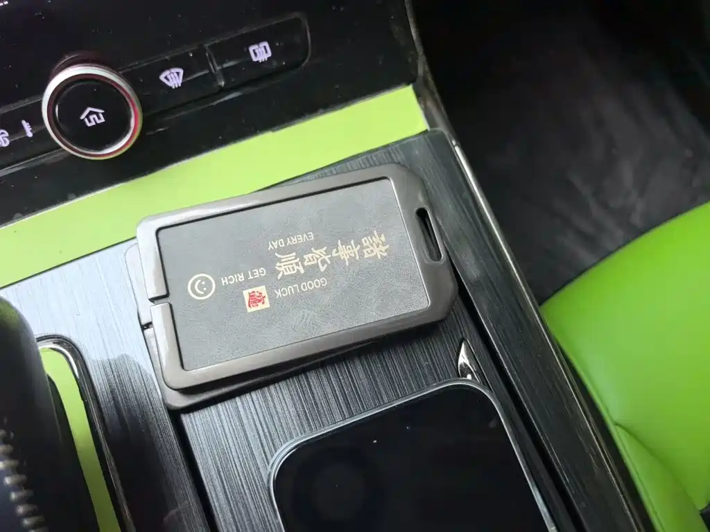 Roewe RX5 — миниатюра 9