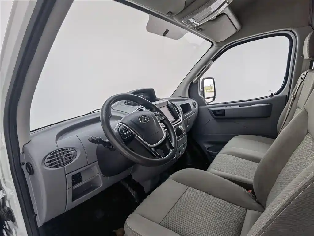 Maxus V80 2020 2.5T MT 2/3 мест