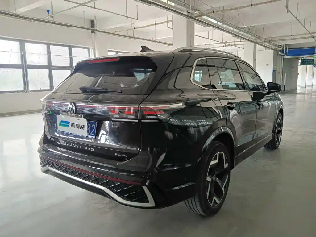 Volkswagen Tiguan L — миниатюра 6