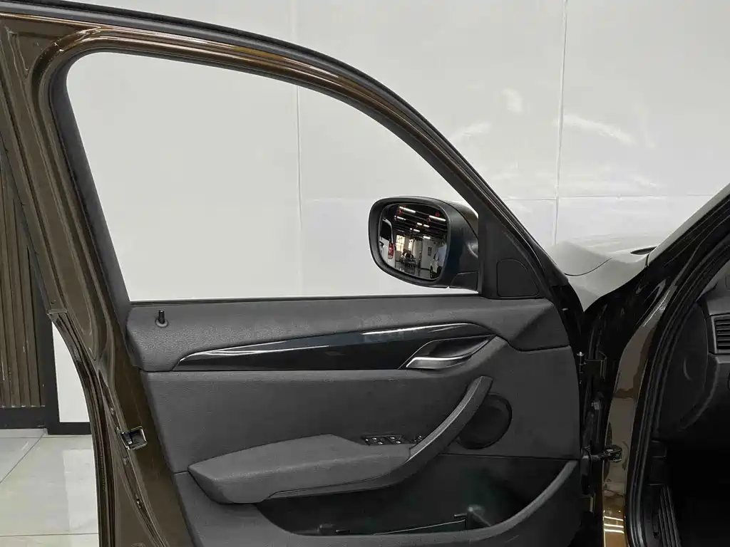 BMW X1 (Import) — миниатюра 9