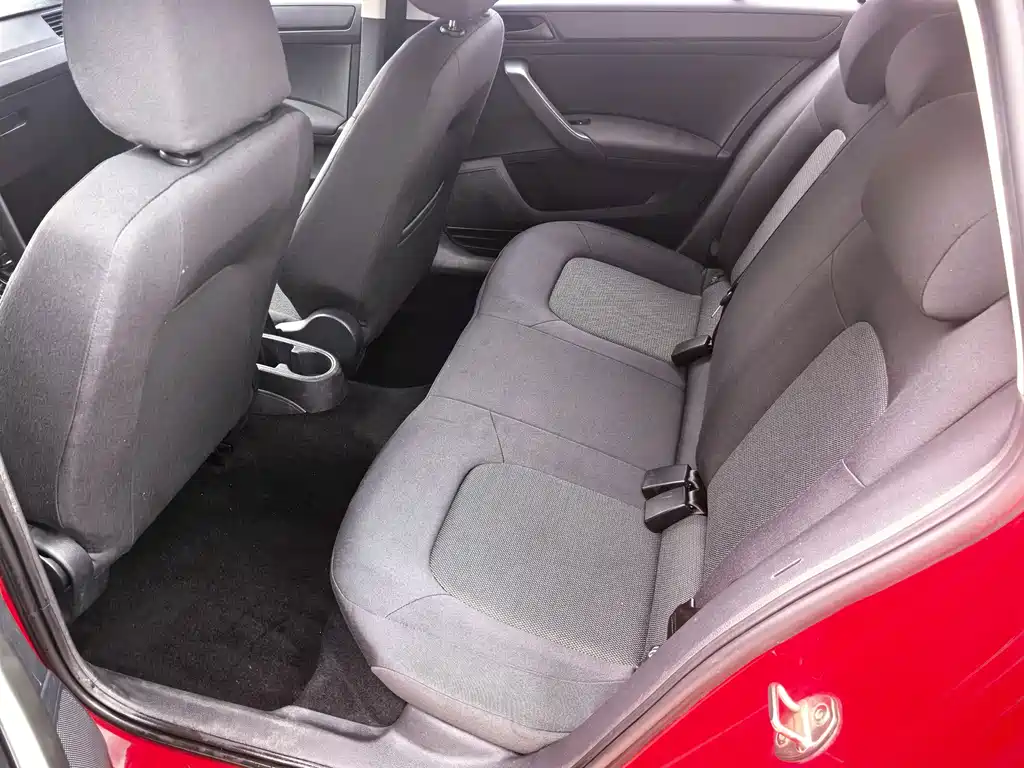Skoda Rapid Spaceback — миниатюра 5