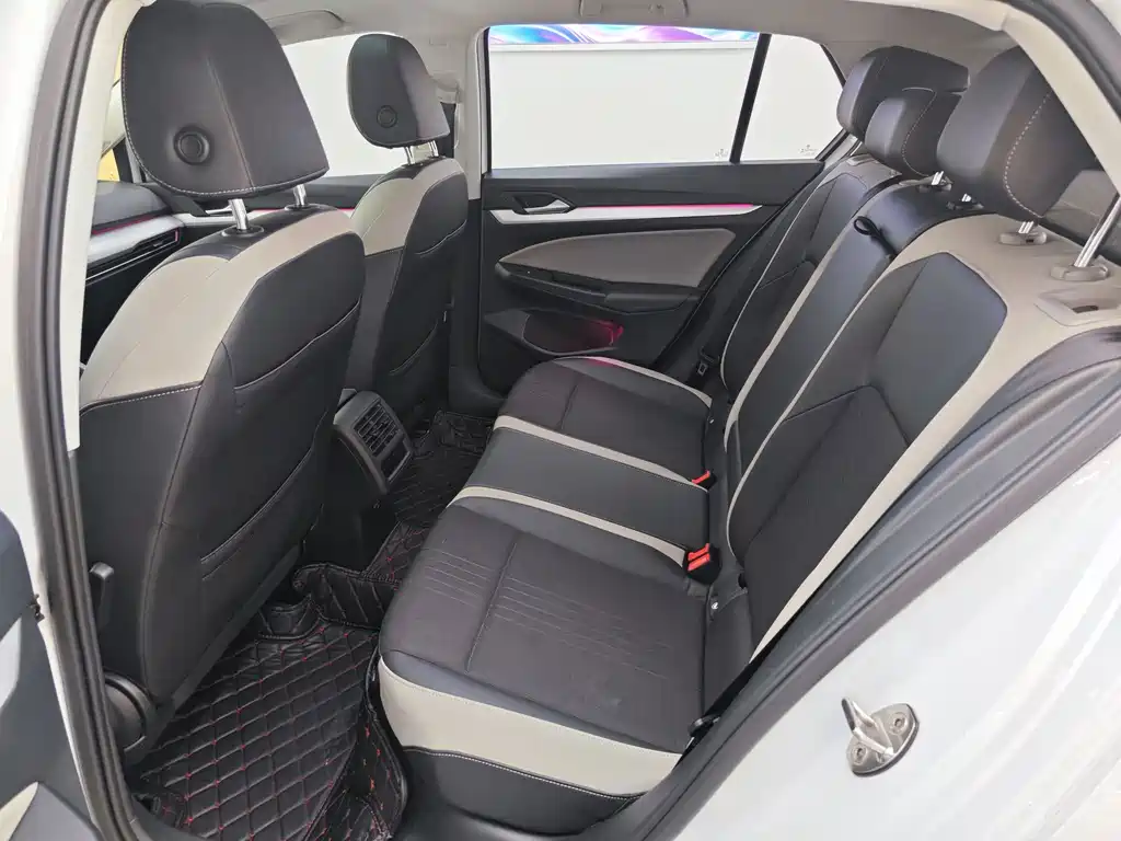 Volkswagen Golf — миниатюра 9