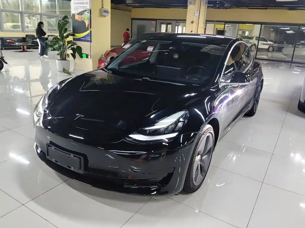 Tesla Model 3 — миниатюра 2