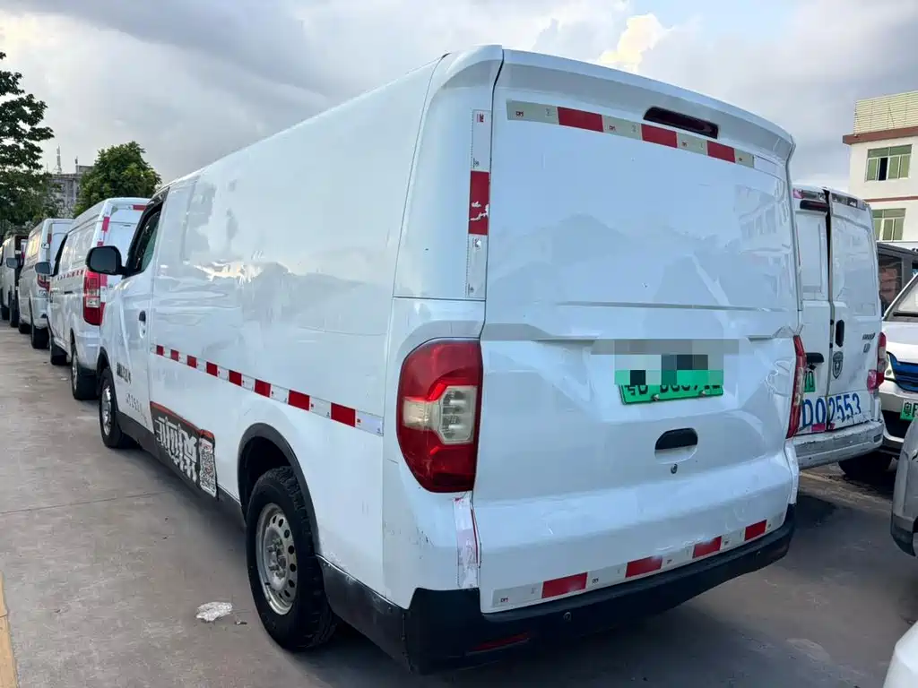 MAXUS EV30 — миниатюра 5