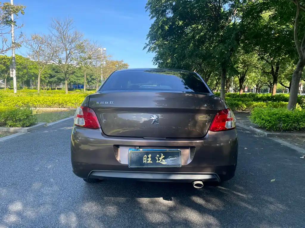 Peugeot 301 2014 1.6L AT Comfort