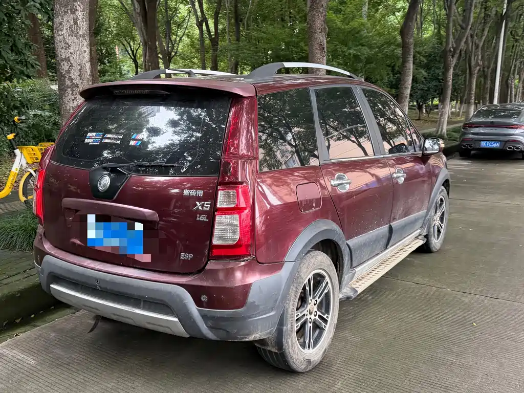 Dongfeng X5 2013 1.6L MT Premium IV