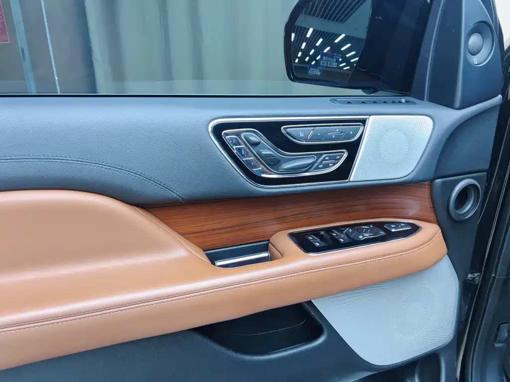 Lincoln Navigator — миниатюра 10