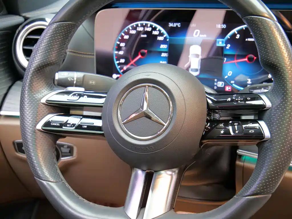 Mercedes-Benz E-Class — миниатюра 13