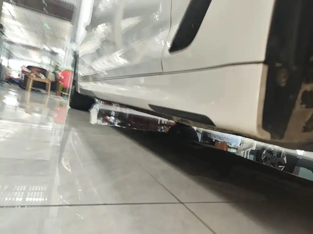 BMW 5 Series — миниатюра 21
