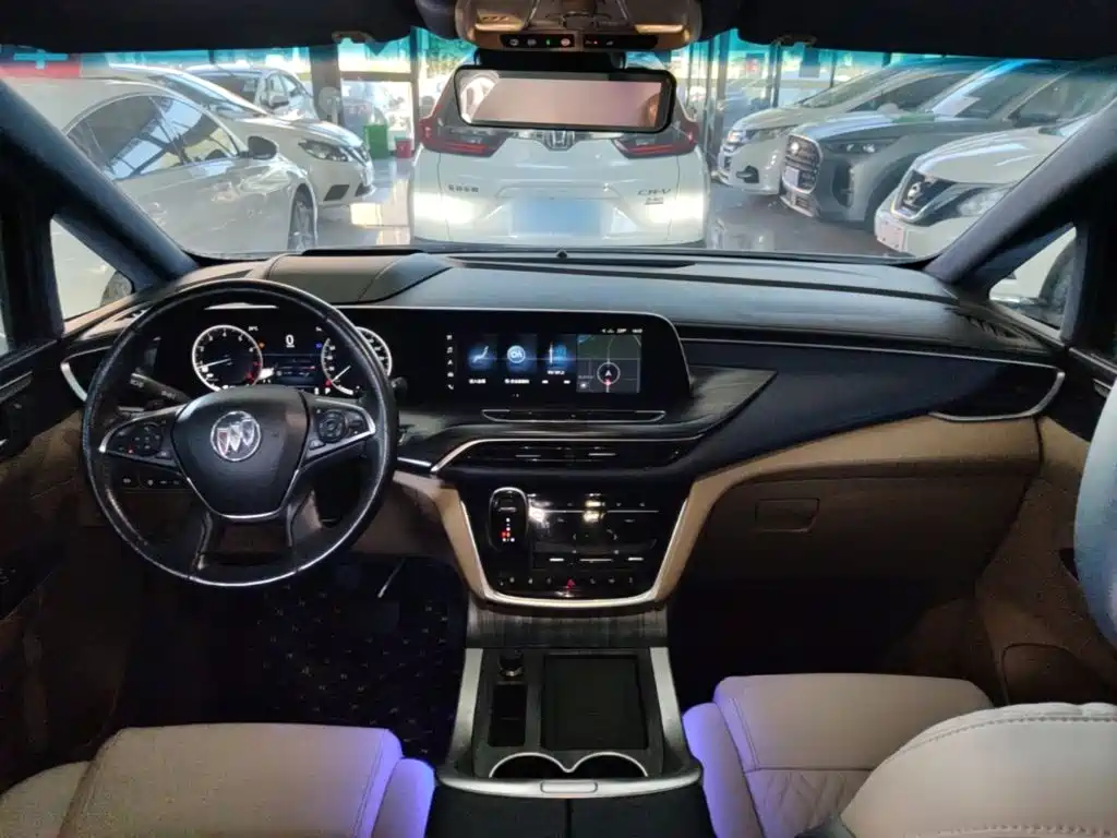Buick GL8 — миниатюра 10