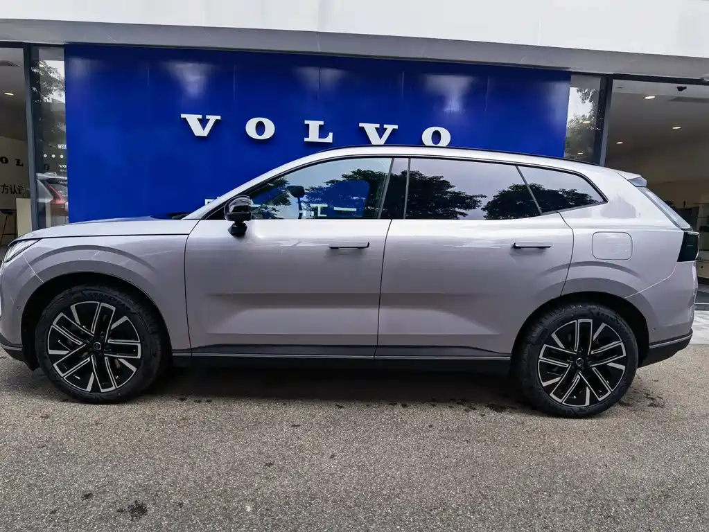Volvo гибрид Volvo XC70 plug-in — миниатюра 3