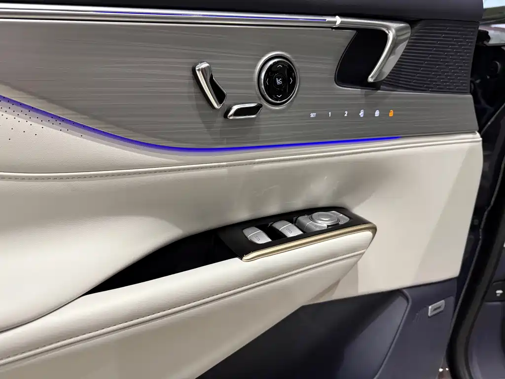 BUICK GL8 NEW ENERGY