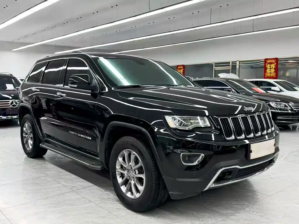 Jeep Grand Cherokee (Import) — миниатюра 3