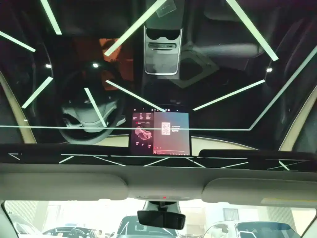 Tesla Model 3 — миниатюра 18