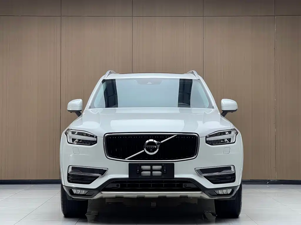 Volvo XC90 2015 T6 7 мест