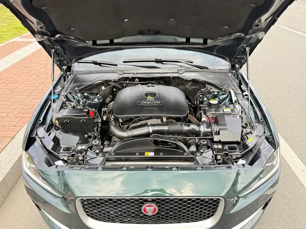 Jaguar XE — миниатюра 16