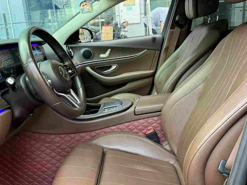 Mercedes-Benz E-Class — миниатюра 9