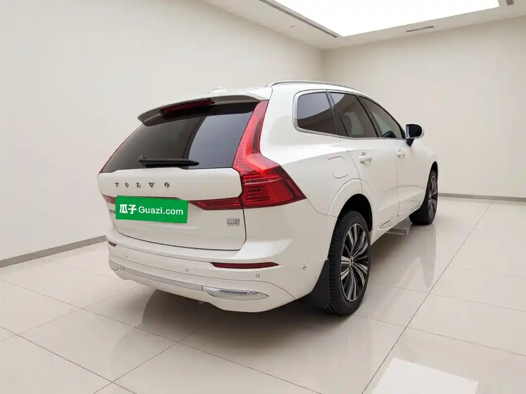 Volvo XC60 PHEV — миниатюра 6